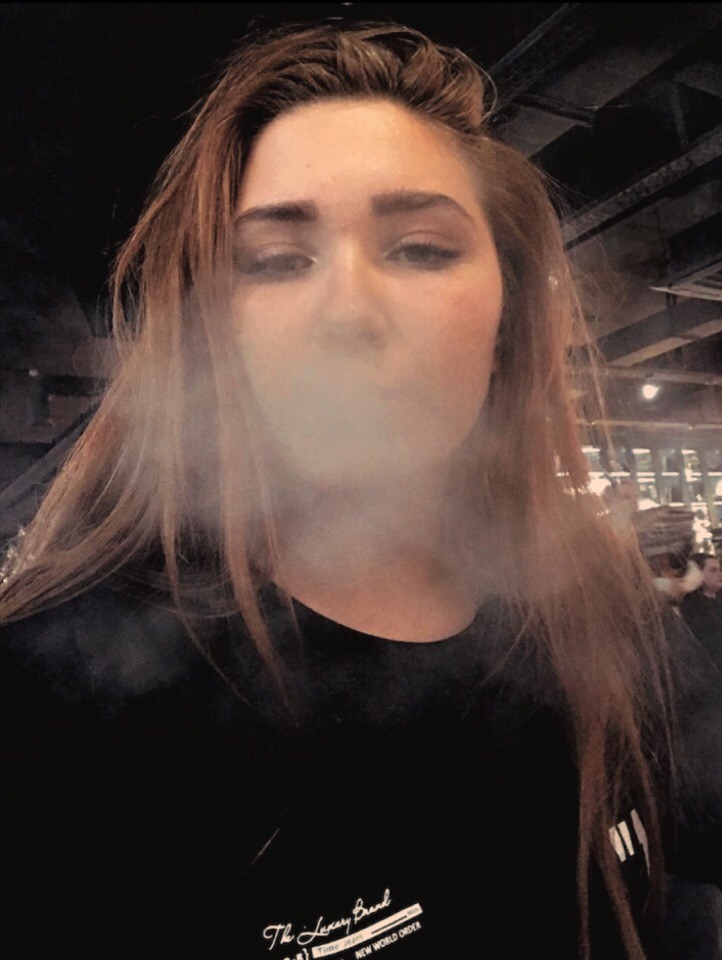 Девчата умеют делать минет с дымком